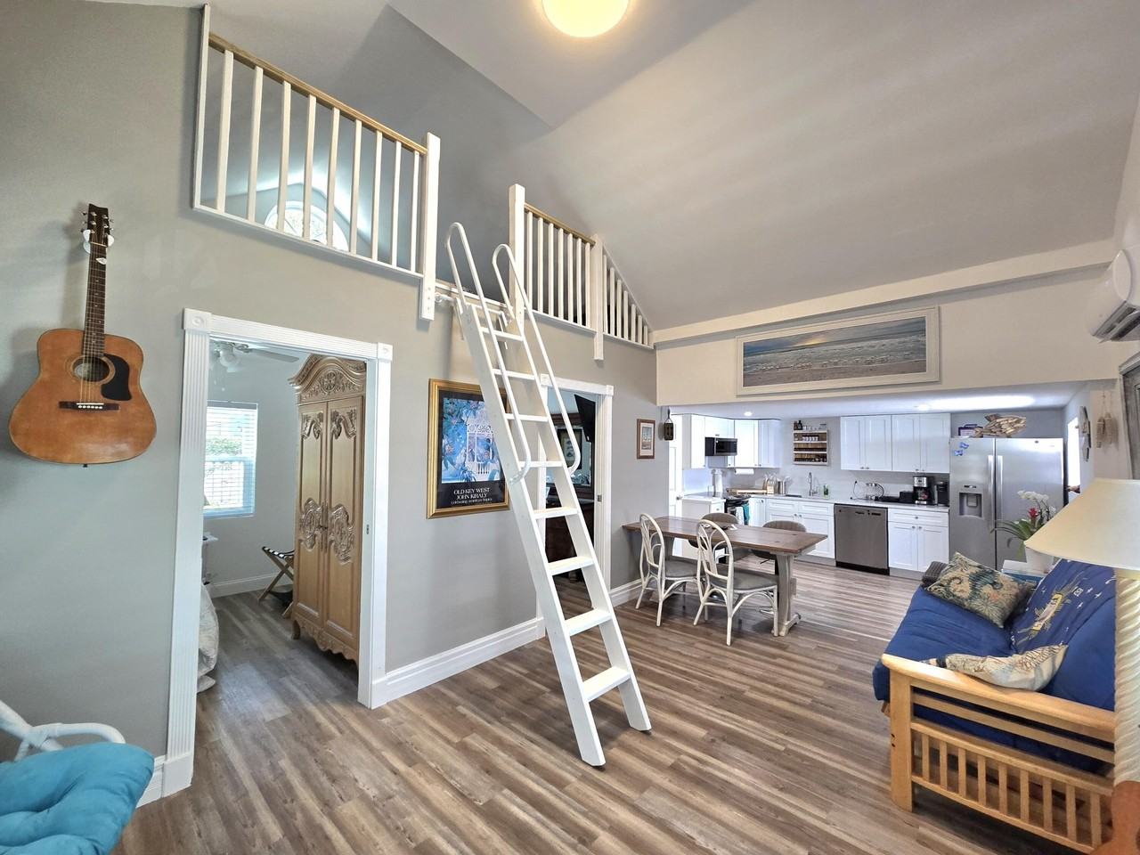 927 Catherine St - Photo 2 of 8