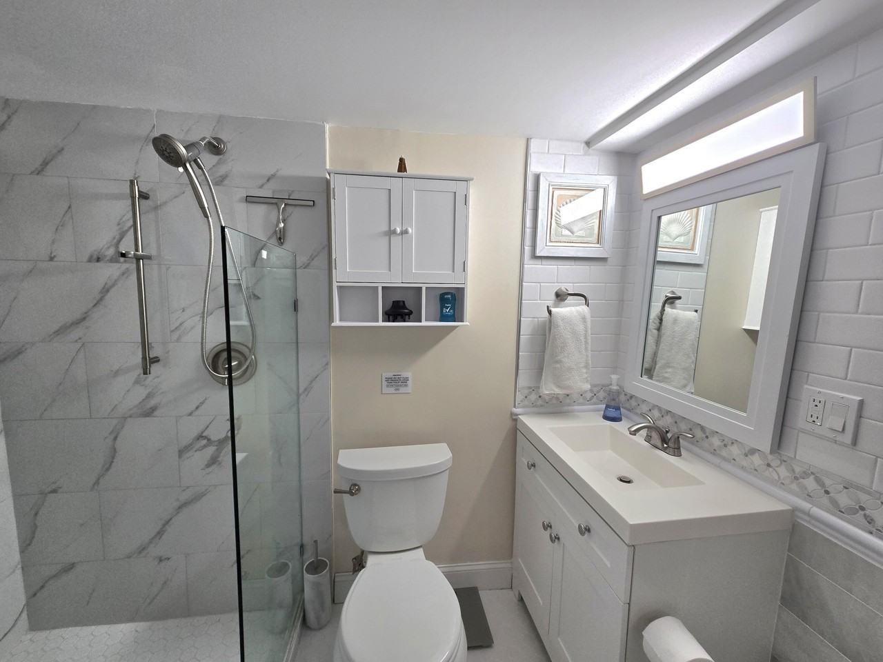 927 Catherine St - Photo 5 of 8