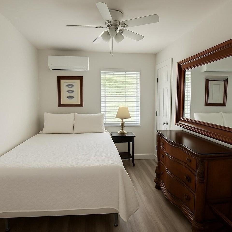 927 Catherine St - Photo 7 of 8