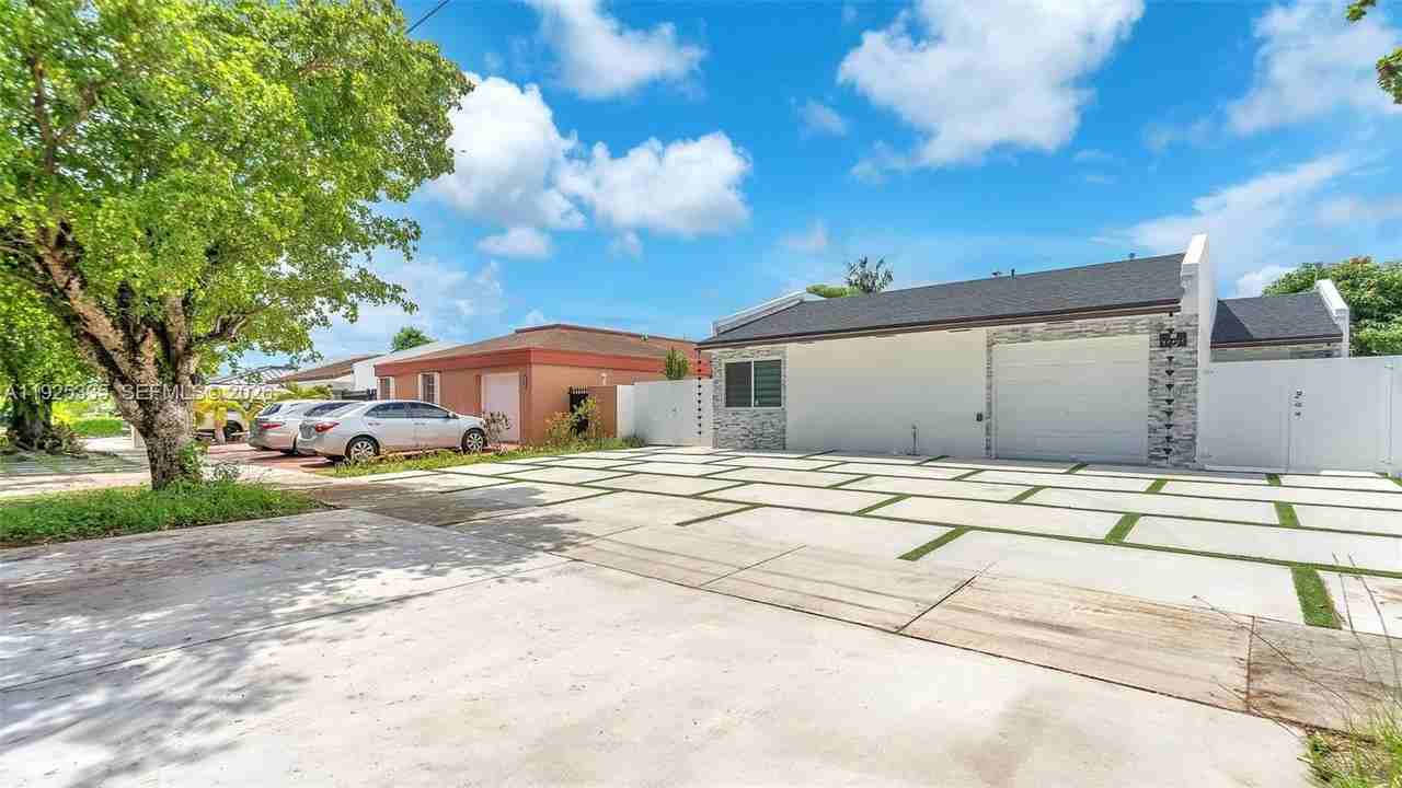 11421 Sw 84th St #1 - Photo 2 of 44