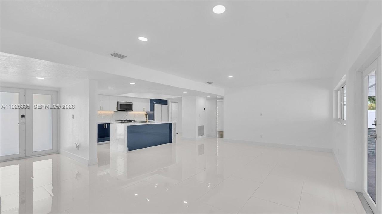 11421 Sw 84th St #1 - Photo 7 of 44