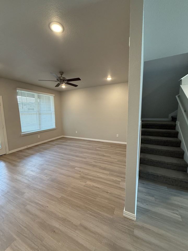 Willow Xing E - Photo 3 of 8