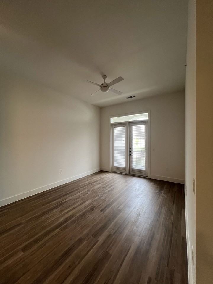 Highland Hills Dr - Photo 4 of 8