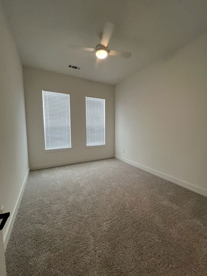 Highland Hills Dr - Photo 6 of 8