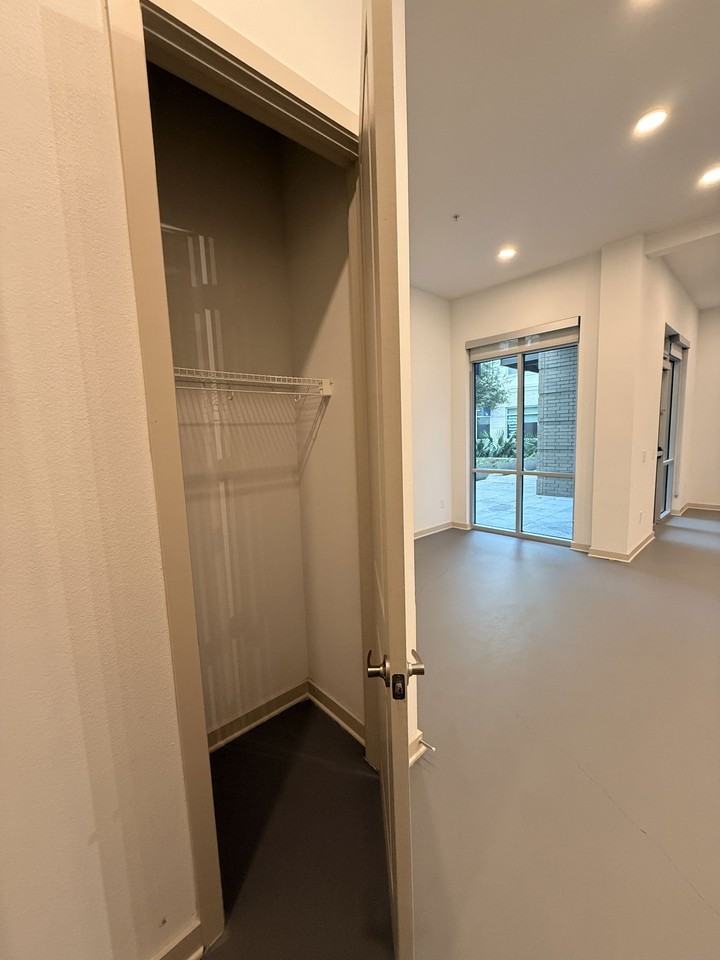 N Race St - Photo 4 of 8