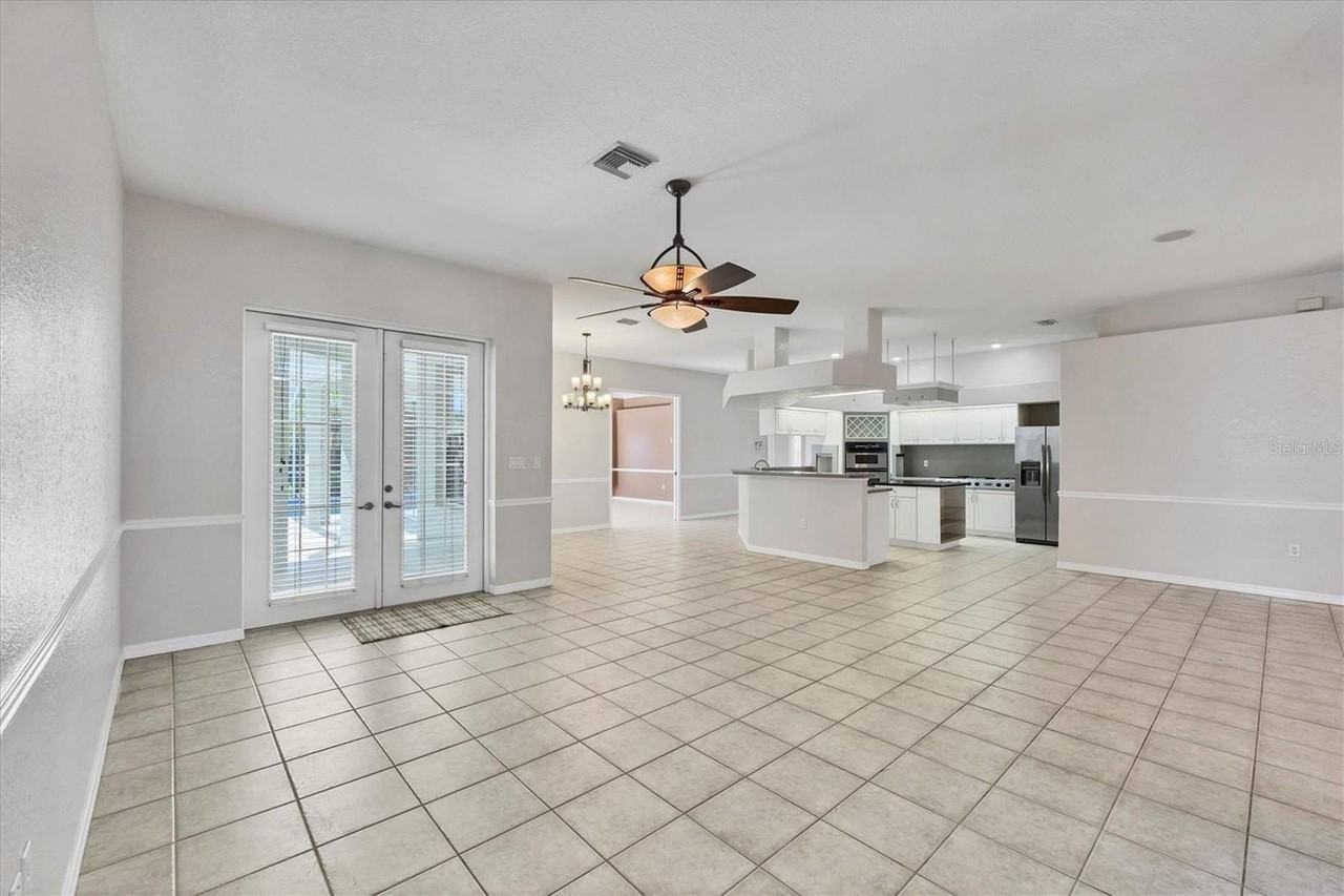 4231 Eagle Nest Ct - Photo 4 of 30