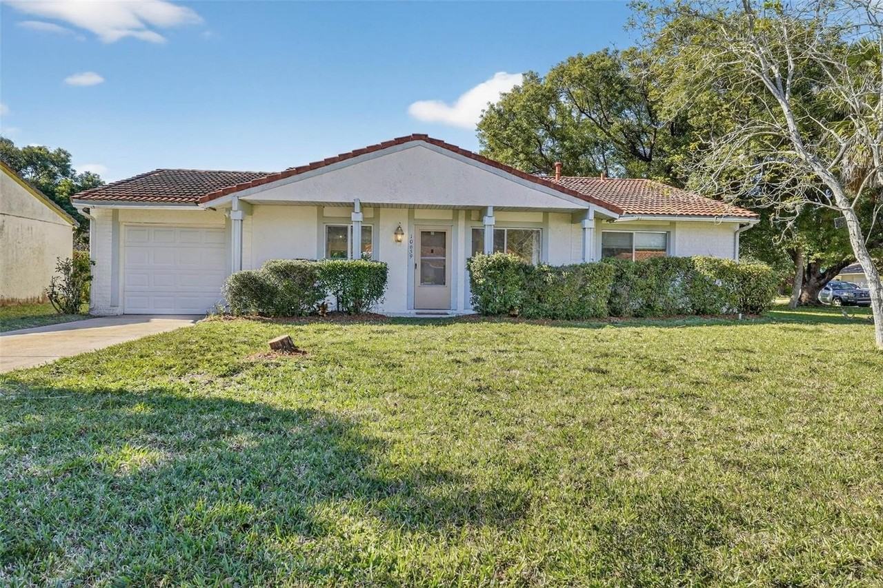 10659 Windsor Ct - Photo 2 of 18