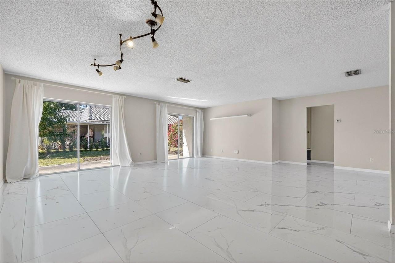 10659 Windsor Ct - Photo 7 of 18