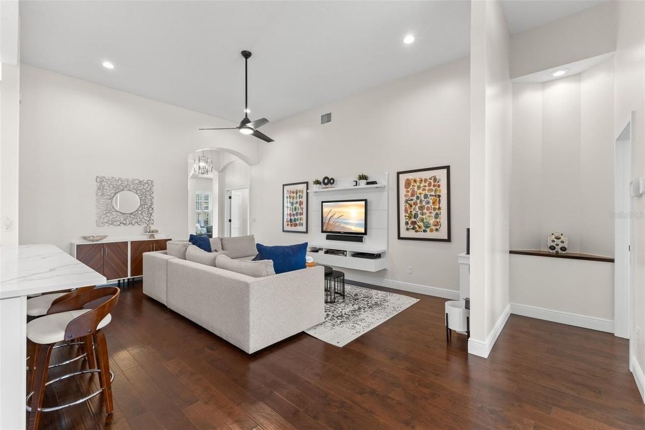 11913 Keating Dr - Photo 4 of 50