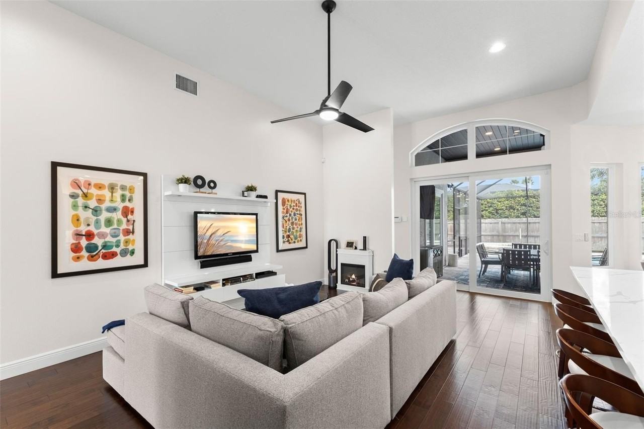 11913 Keating Dr - Photo 6 of 50