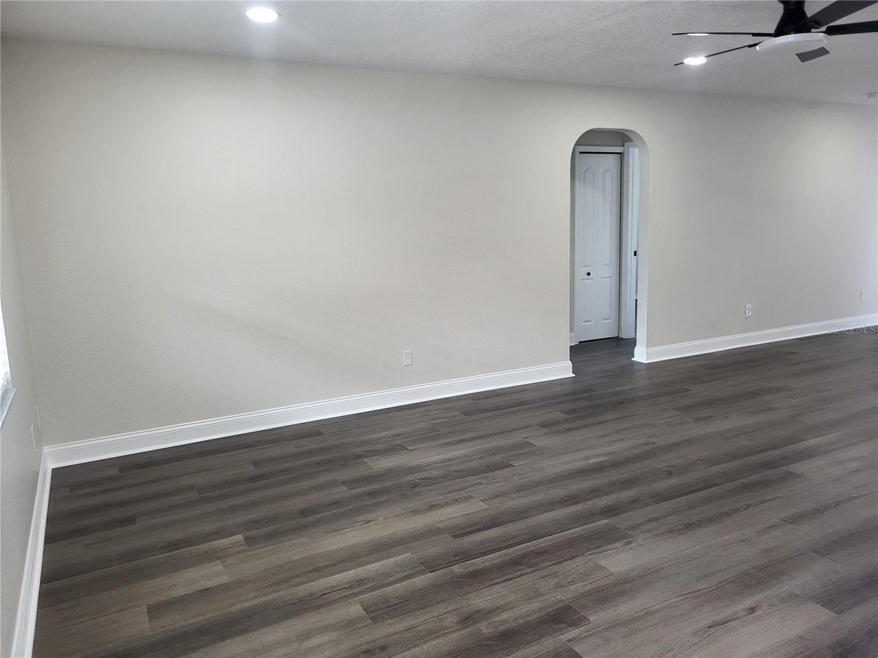 9115 Patio Ct - Photo 3 of 21