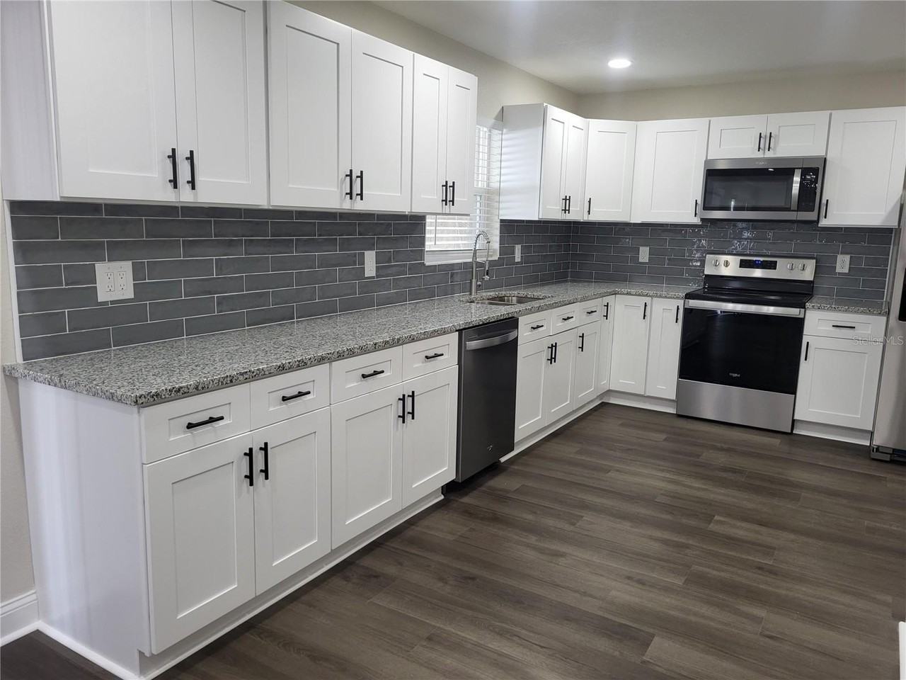 9115 Patio Ct - Photo 6 of 21