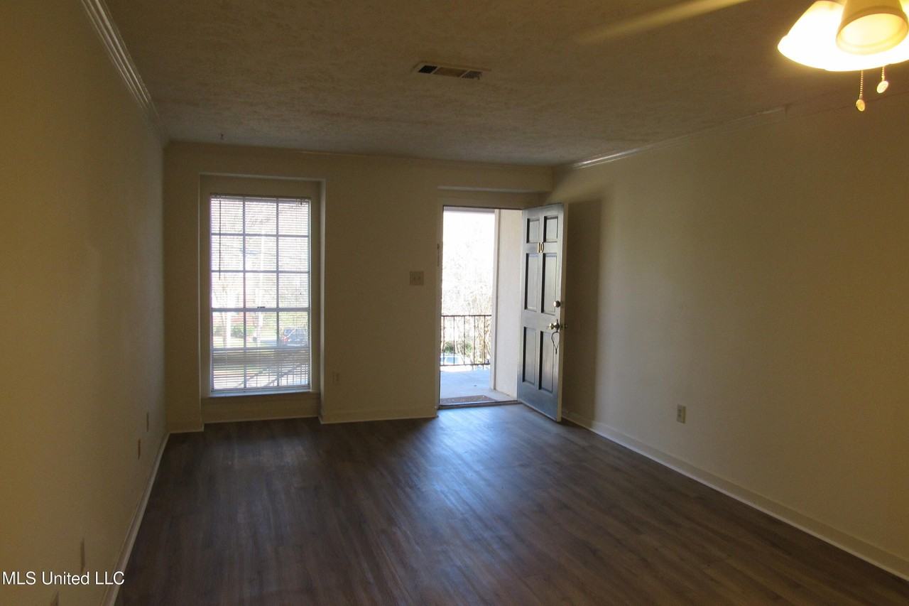 1625 Saint Mary St Apt 10 - Photo 2 of 13