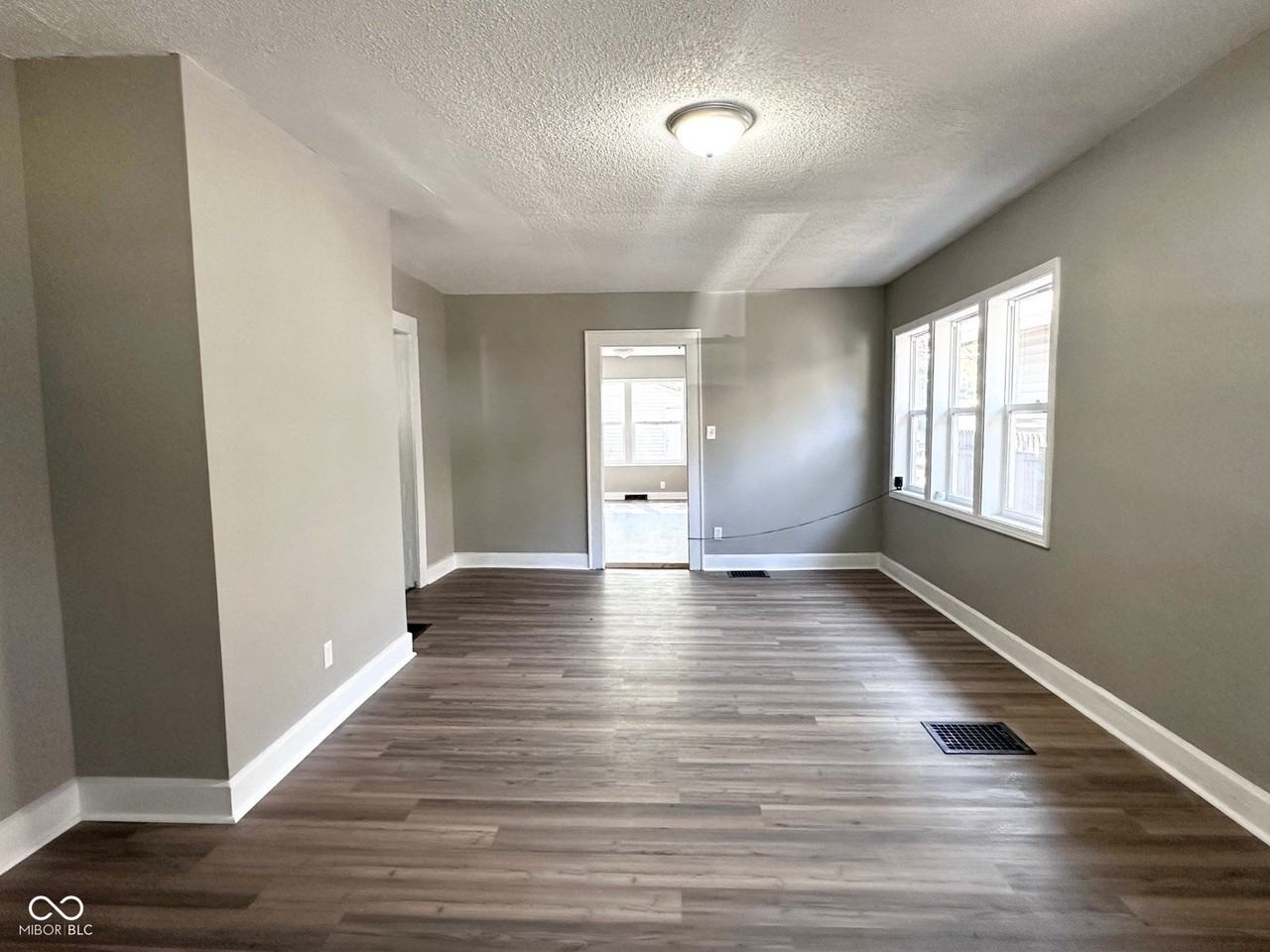 2921 Brookside Ave - Photo 3 of 12