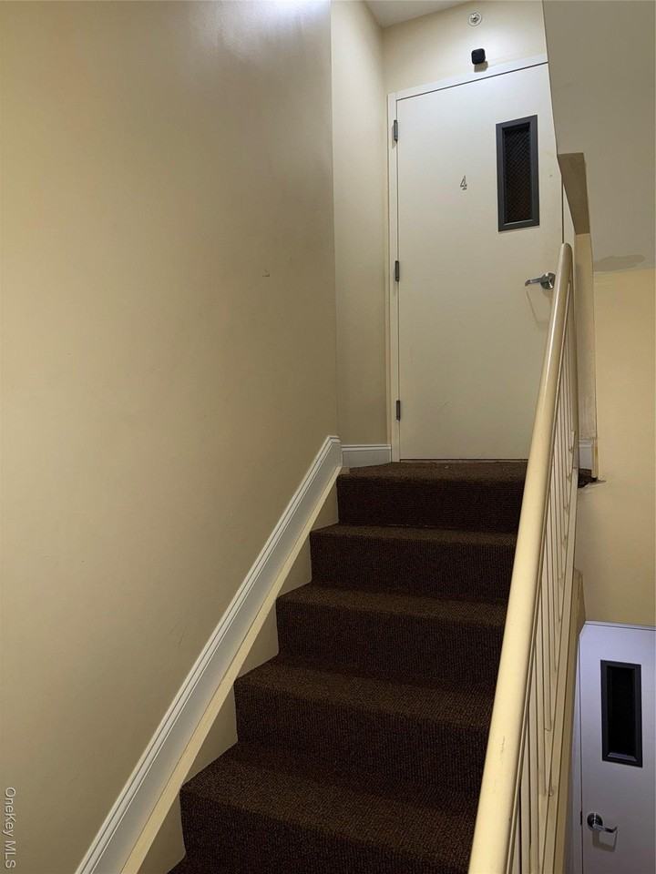 1000 E 35th St Apt 4b #4B - Photo 7 of 8