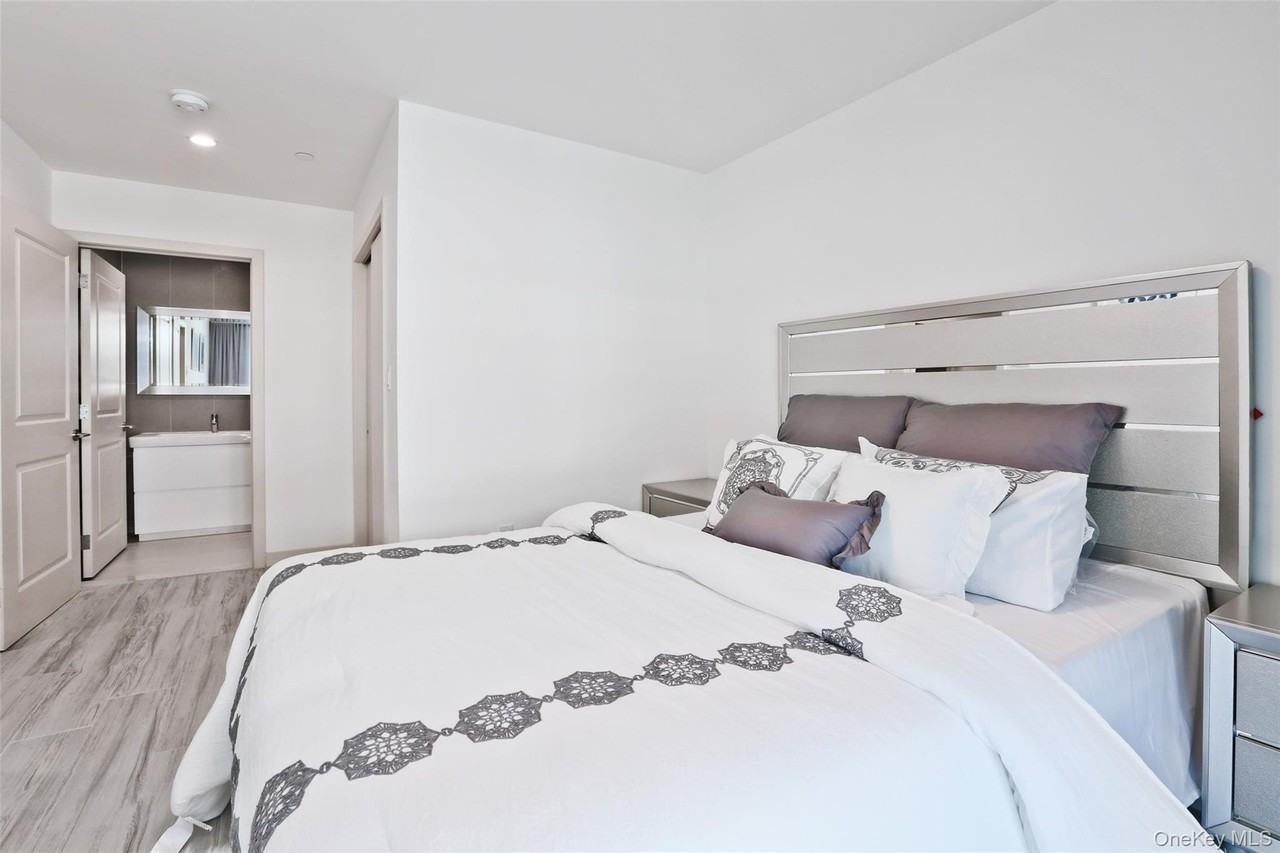 10909 15th Ave Unit N302 #N302 - Photo 4 of 5