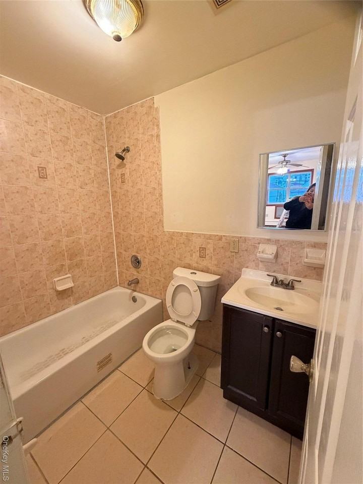 17207A 90th Ave Unit 2nd #2nd - Photo 4 of 9