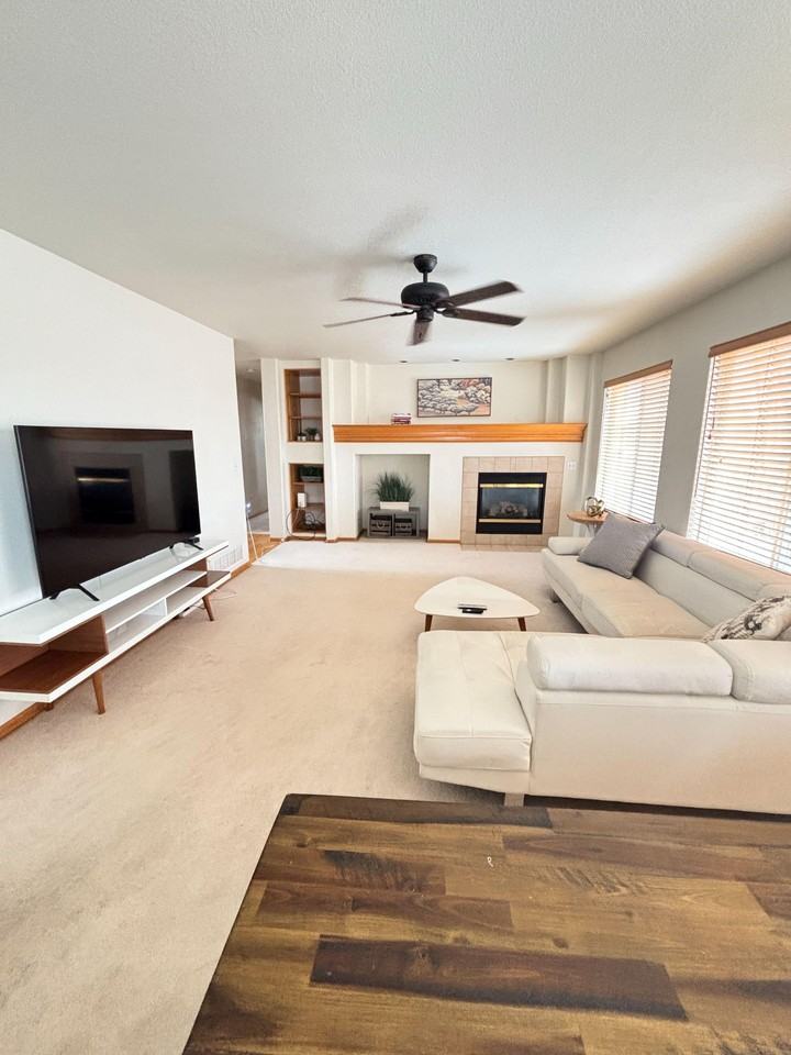 Stockwell Dr - Photo 4 of 20