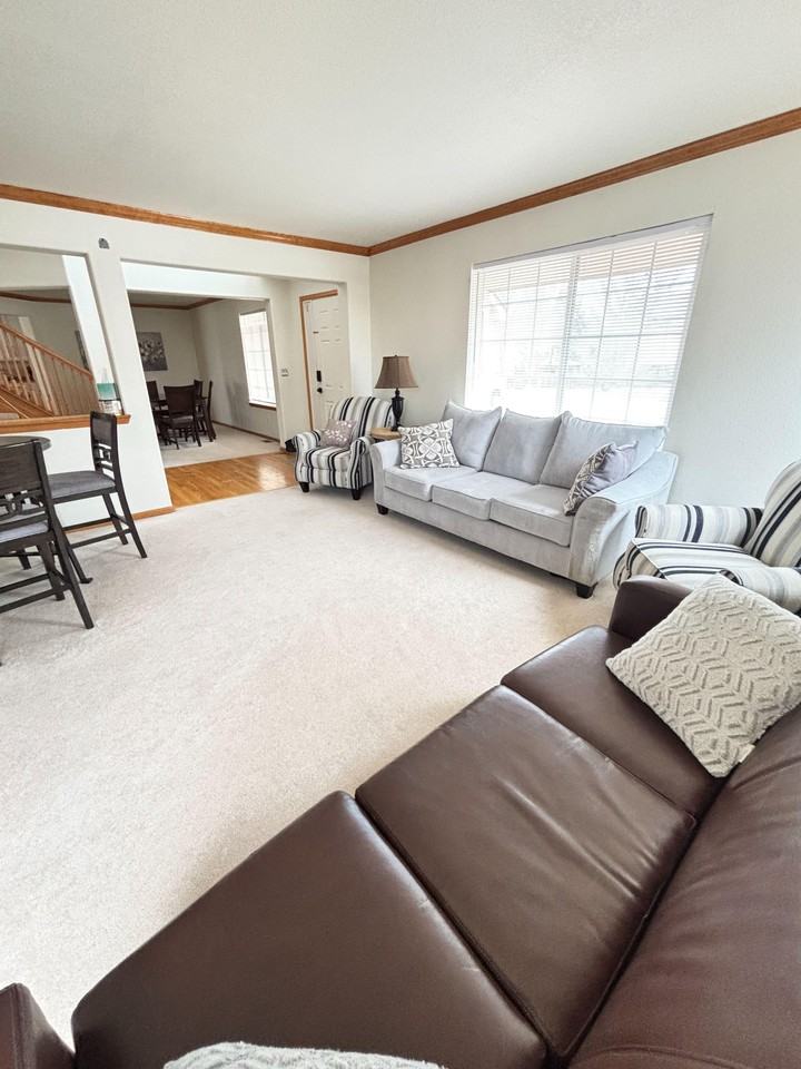 Stockwell Dr - Photo 6 of 20