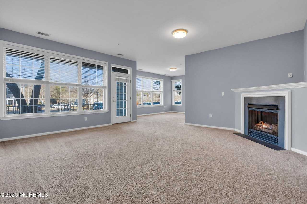 301 Saint Andrews Pl - Photo 3 of 18