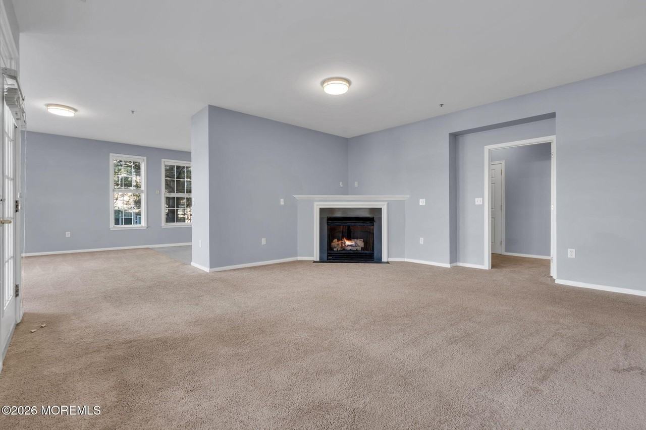 301 Saint Andrews Pl - Photo 4 of 18