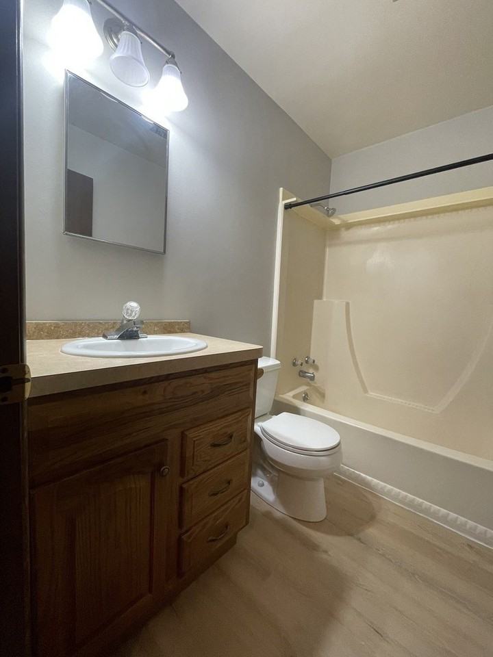 56 1/2 Main St Apt 3 #3 - Photo 4 of 5