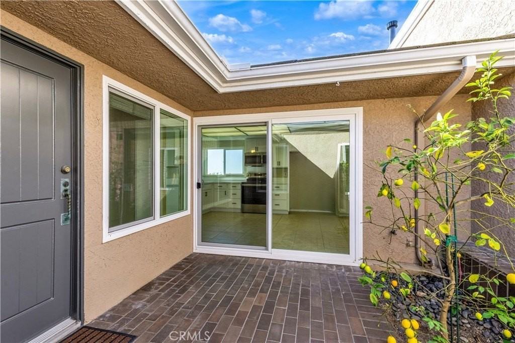 22952 Solera Dr - Photo 3 of 32