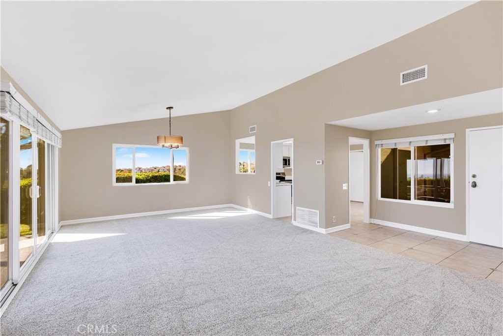 22952 Solera Dr - Photo 5 of 32