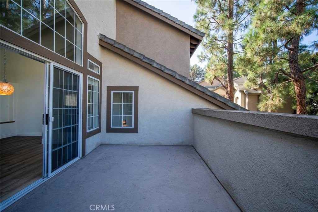 135 Montara Dr - Photo 2 of 17