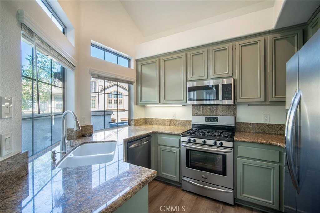 135 Montara Dr - Photo 5 of 17