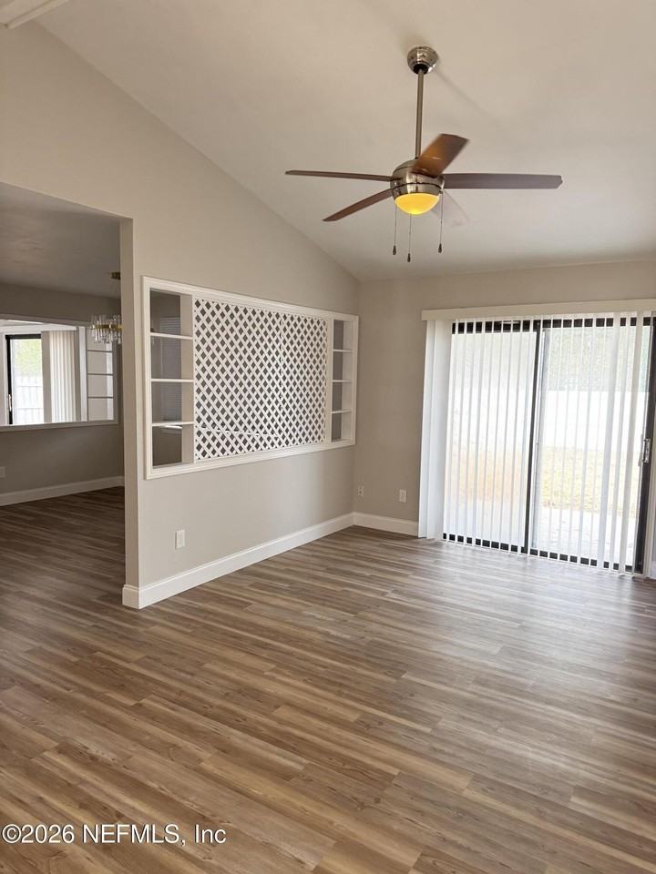 3042 Hampstead Dr - Photo 6 of 27