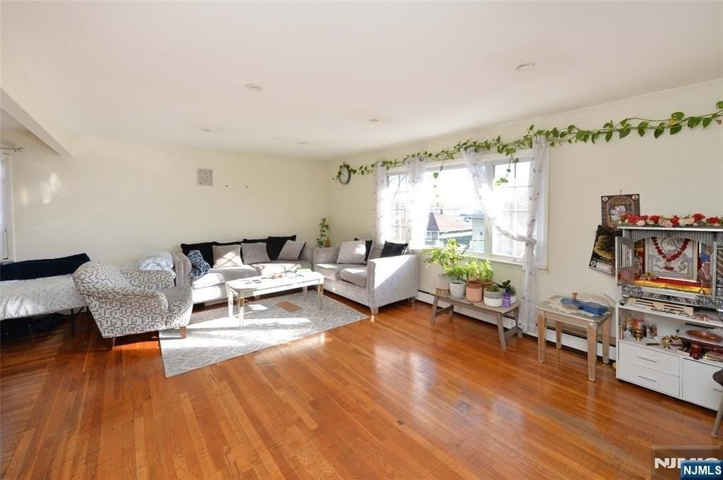 100 Eastern Way - Photo 4 of 16