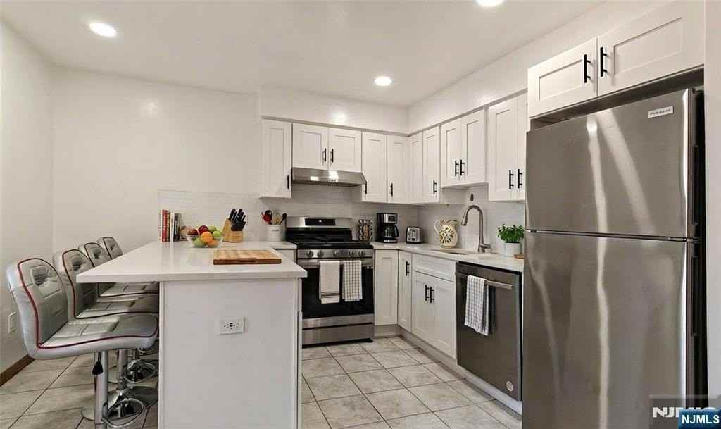 700 Schuyler Ave Apt G34 - Photo 5 of 15