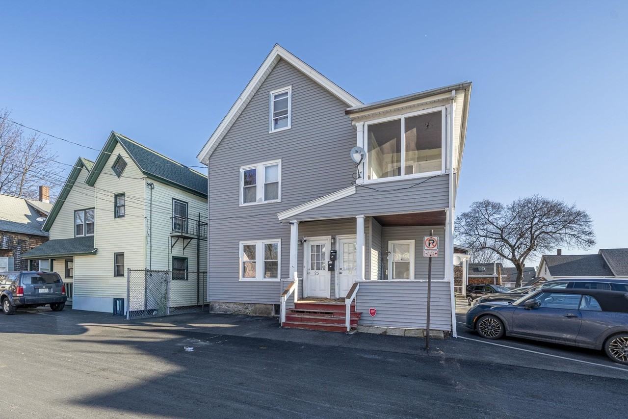 25 Salem St - Photo 2 of 32