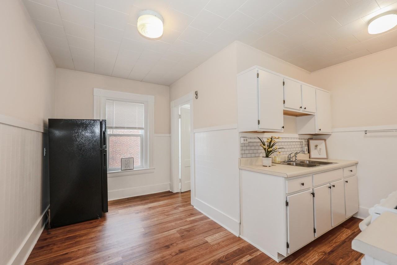 97 Bridge St #11 - Photo 5 of 35