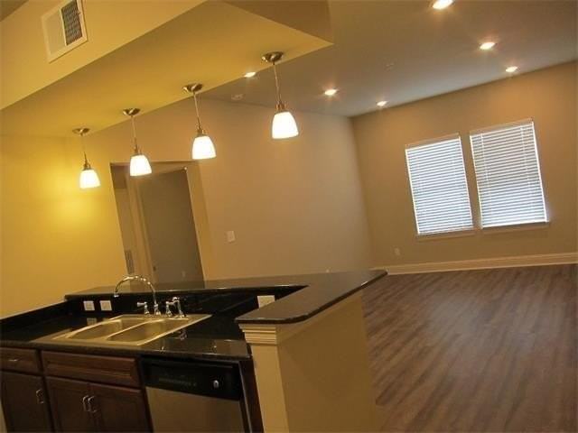 2725 Independence St #302 - Photo 3 of 11