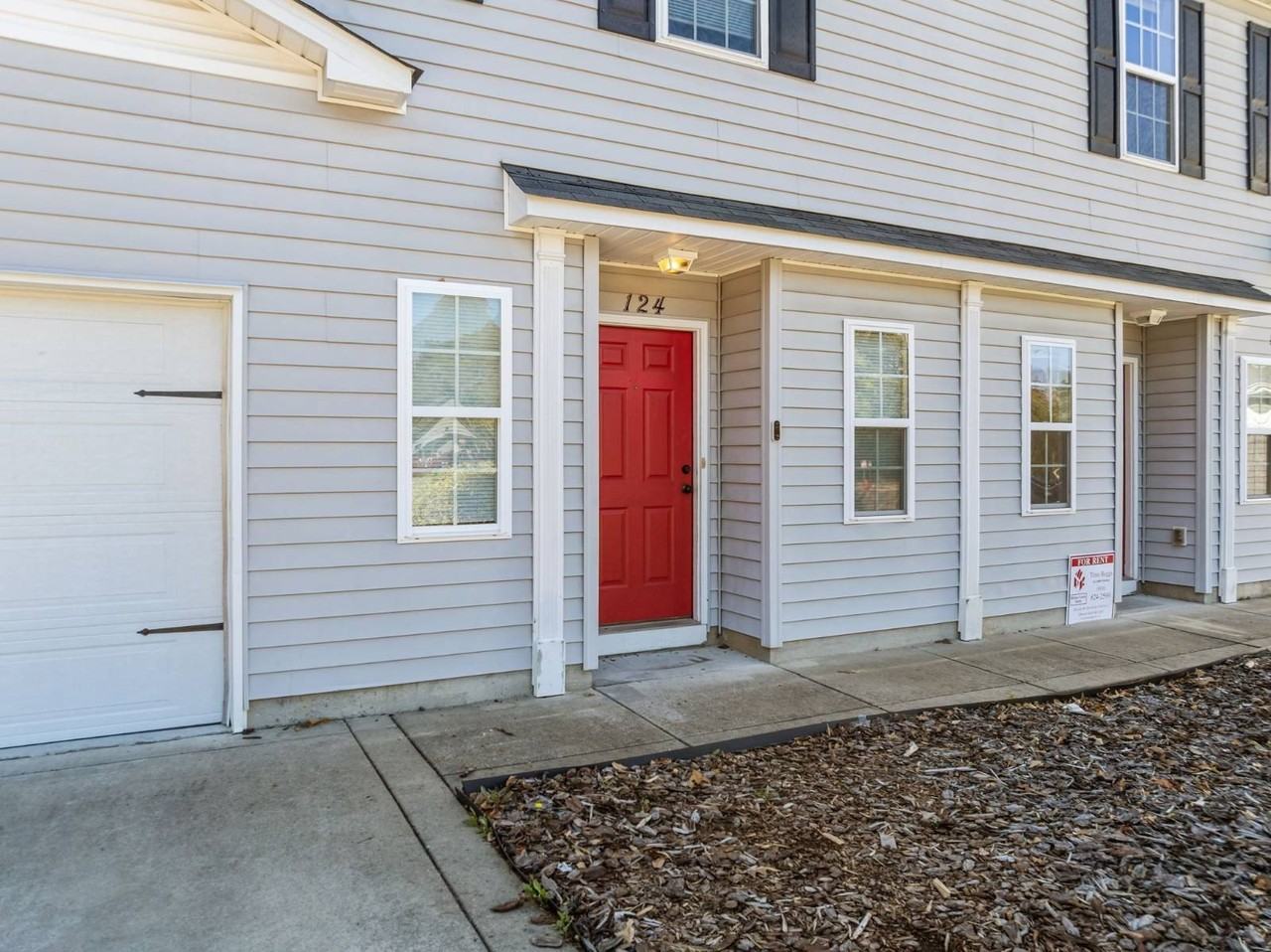 124 Sherman Ct - Photo 3 of 11