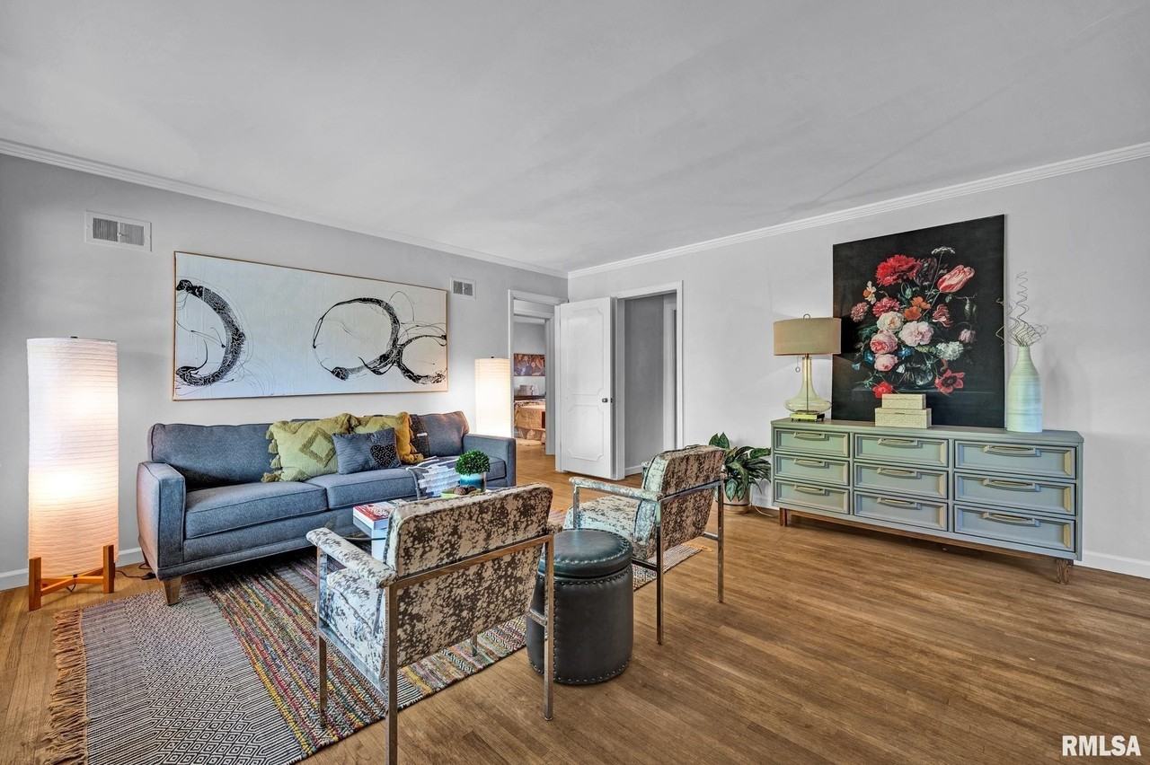 3406 N North St - Photo 3 of 50