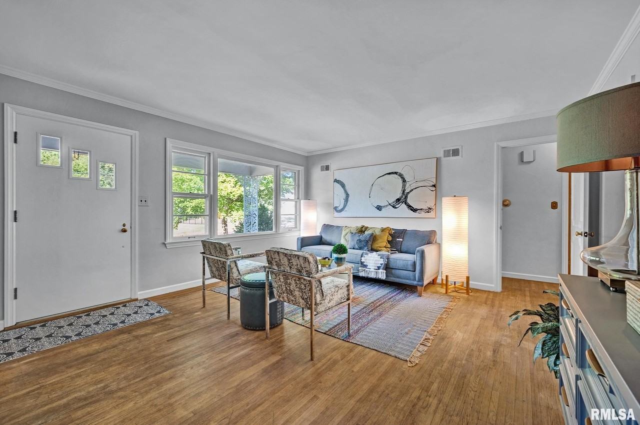 3406 N North St - Photo 4 of 50