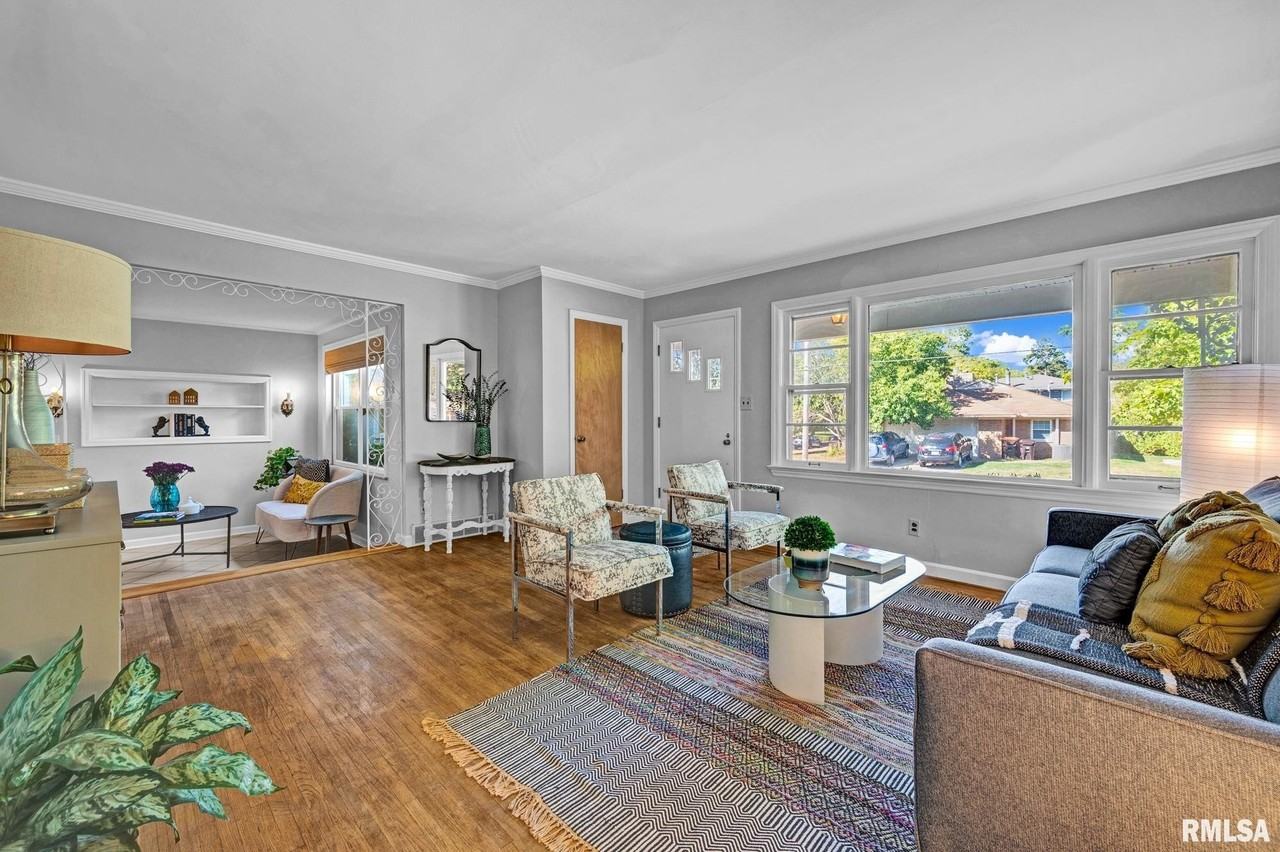 3406 N North St - Photo 5 of 50