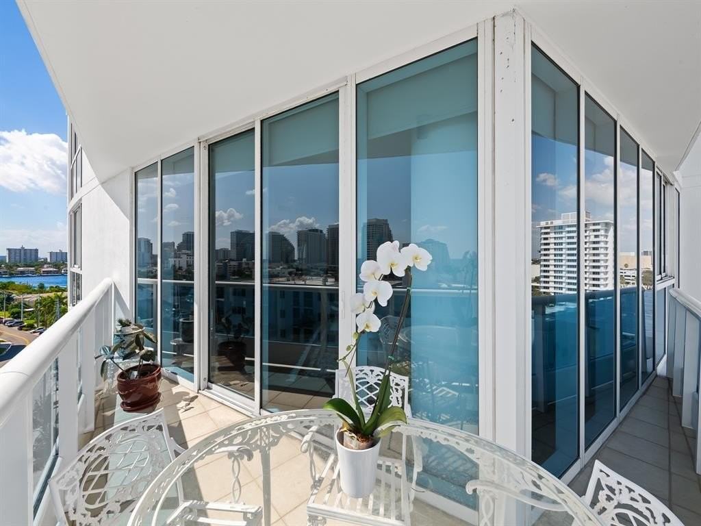 715 Bayshore Dr #904 - Photo 4 of 50