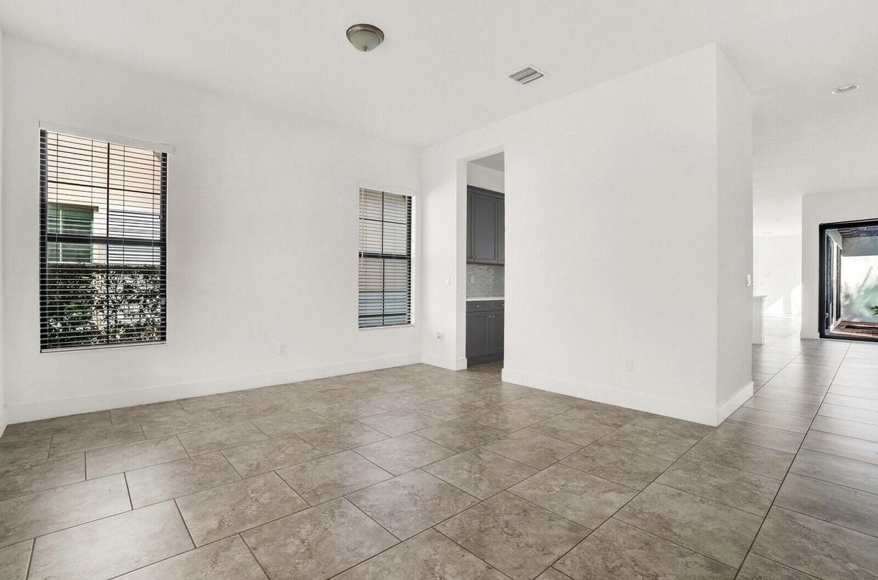 13628 Dumont Rd - Photo 5 of 50