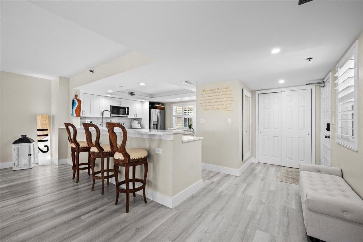 364 Golfview Rd #405 - Photo 2 of 32