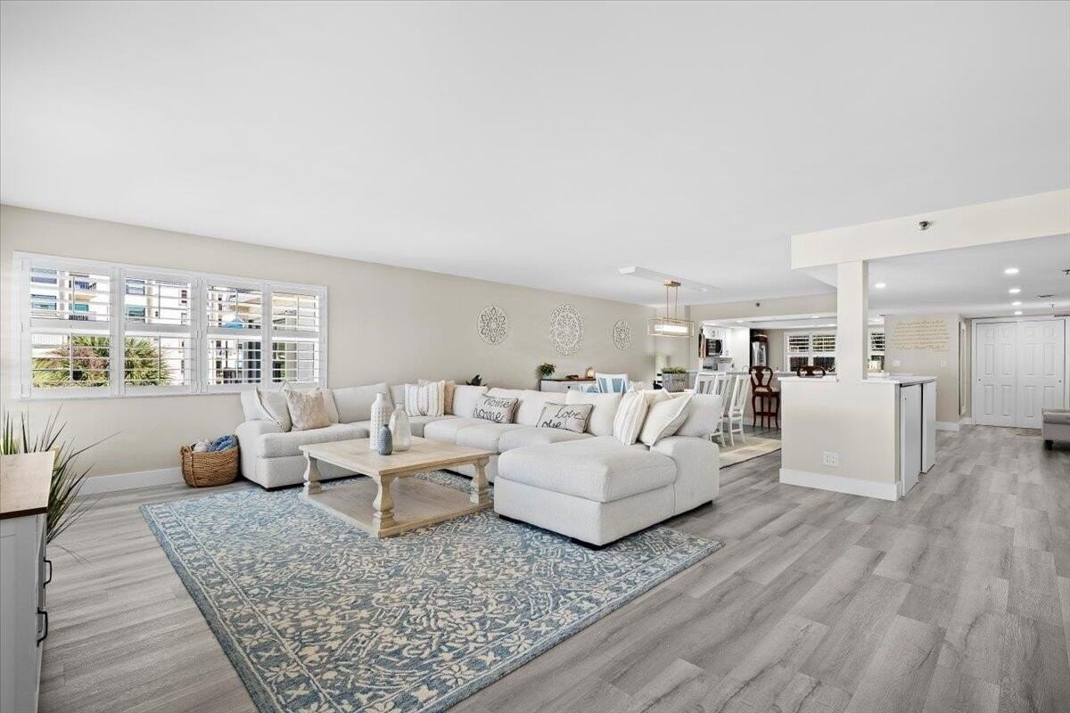 364 Golfview Rd #405 - Photo 5 of 32