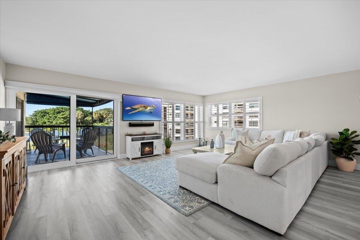 364 Golfview Rd #405 - Photo 6 of 32