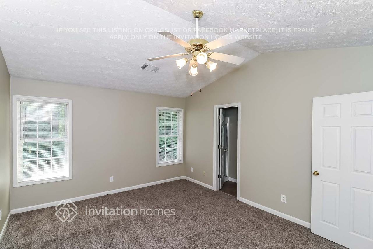 1220 Norwalk Trce - Photo 7 of 14