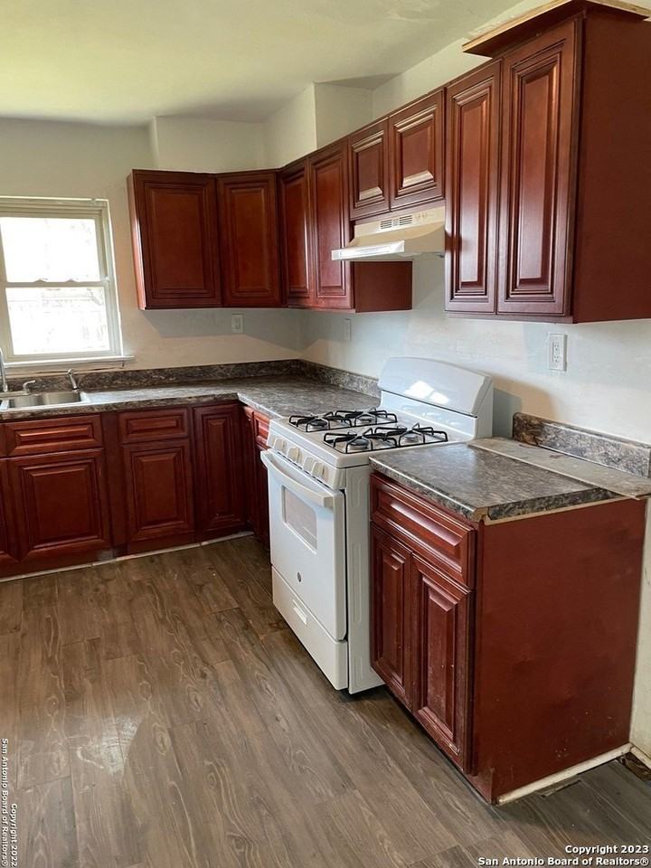 243 Beverly Dr - Photo 6 of 24