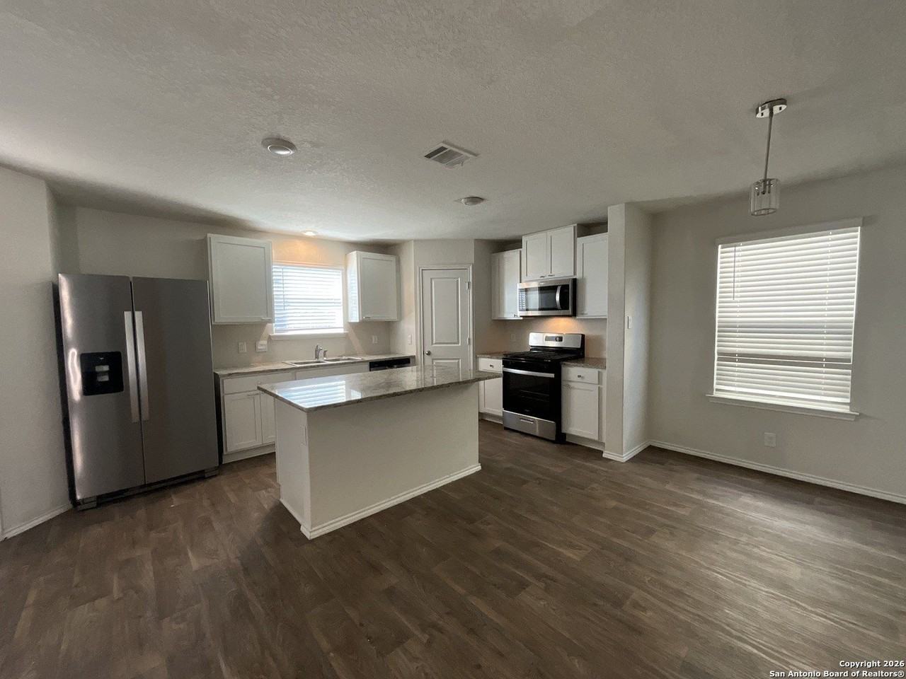 15730 Smoky Honeyeater - Photo 2 of 20