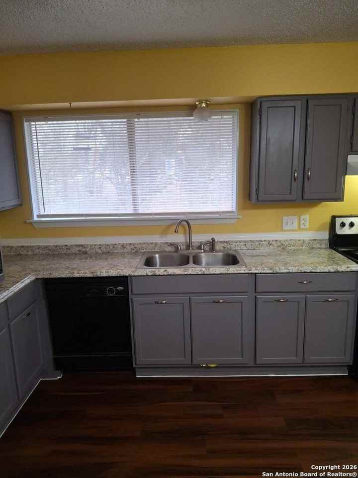 5359 Encanta St - Photo 6 of 23