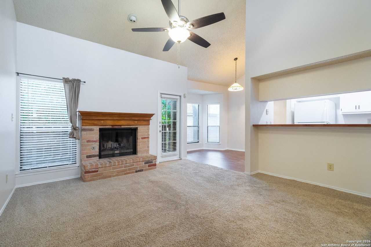 6404 Brook Cv - Photo 4 of 20